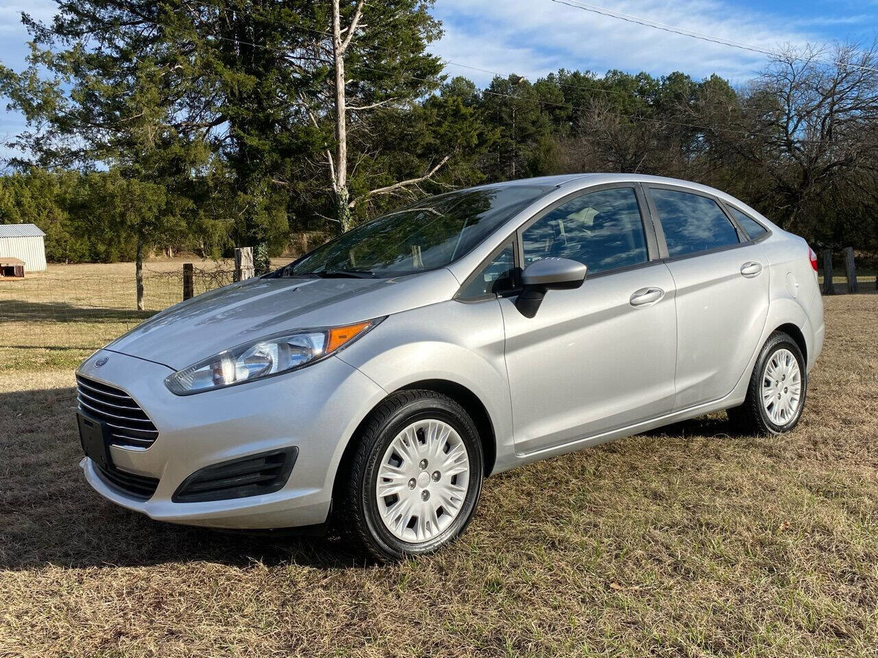 Used 2015 Ford Fiesta S image 1