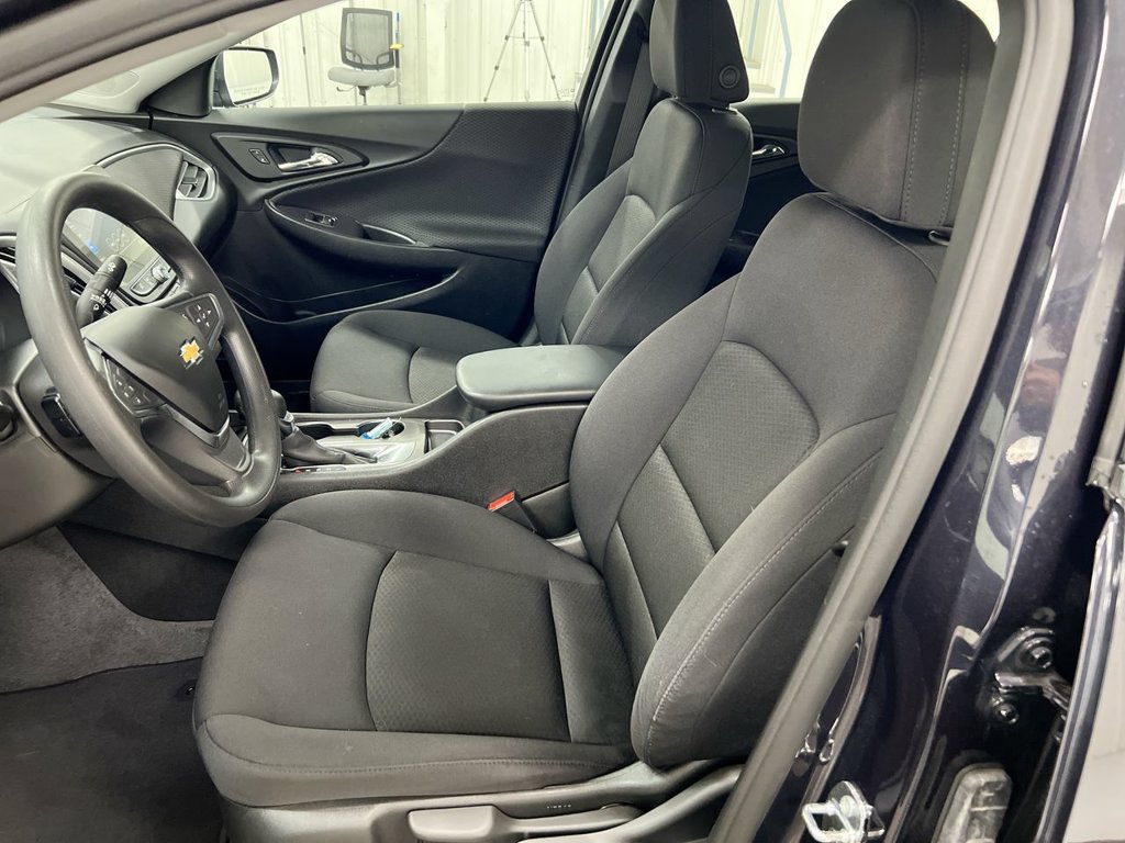 Used 2022 Chevrolet Malibu LS FWD image 19