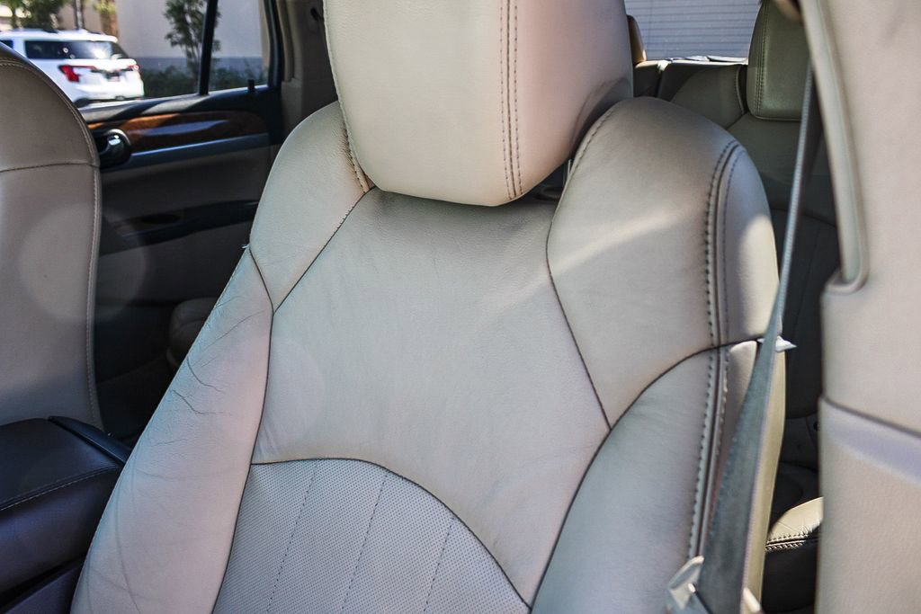 Used 2008 Buick Enclave CXL w/ Entertainment Package #1 FWD image 24
