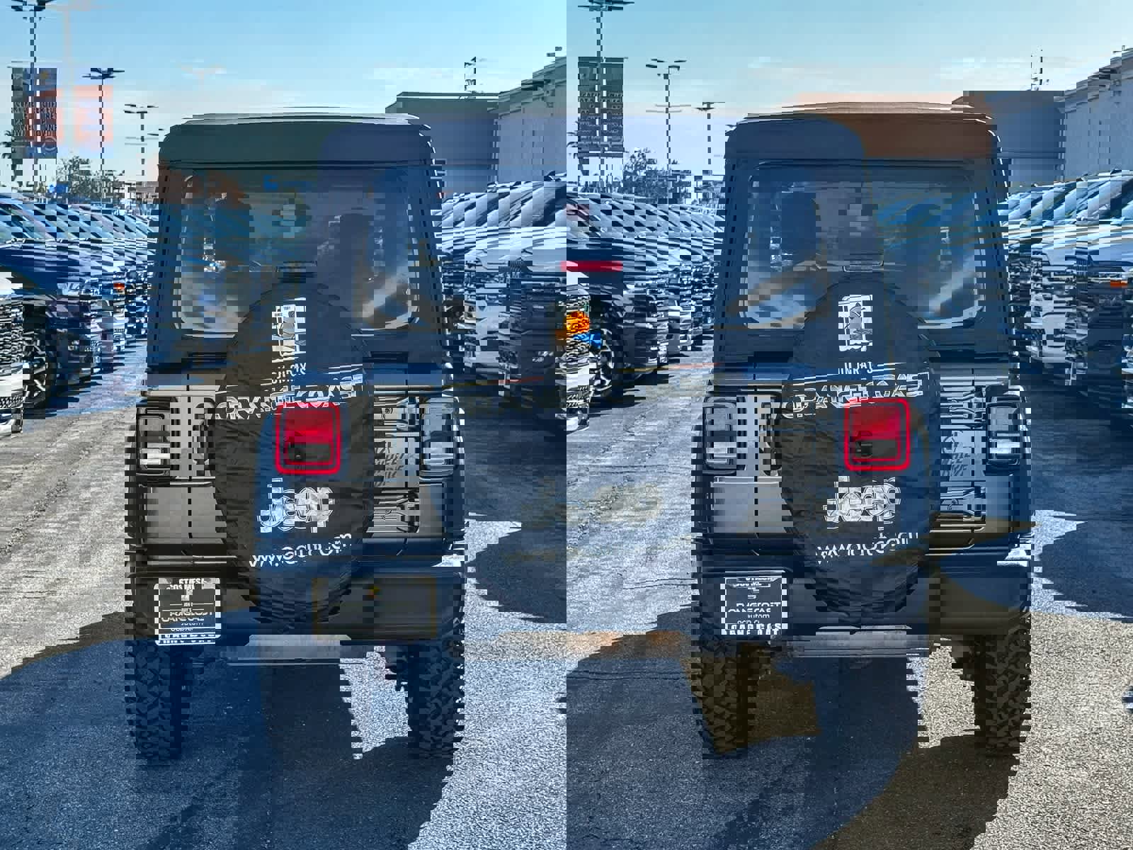 Used 2023 Jeep Wrangler Willys image 4