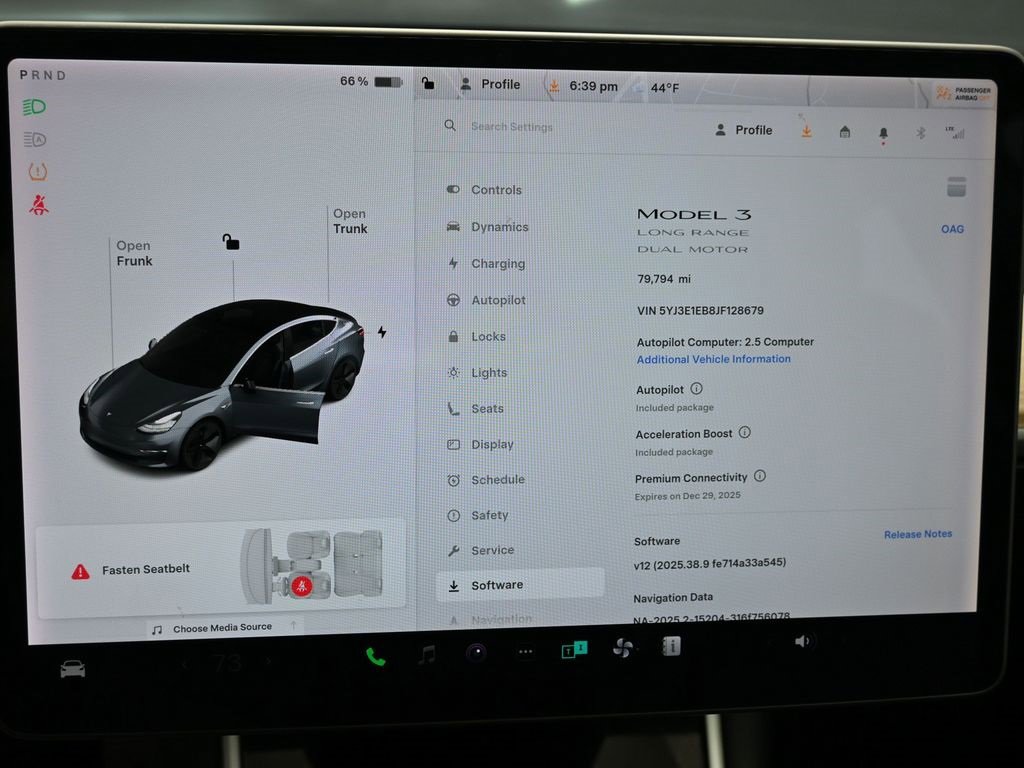 Used 2018 Tesla Model 3 Long Range image 28