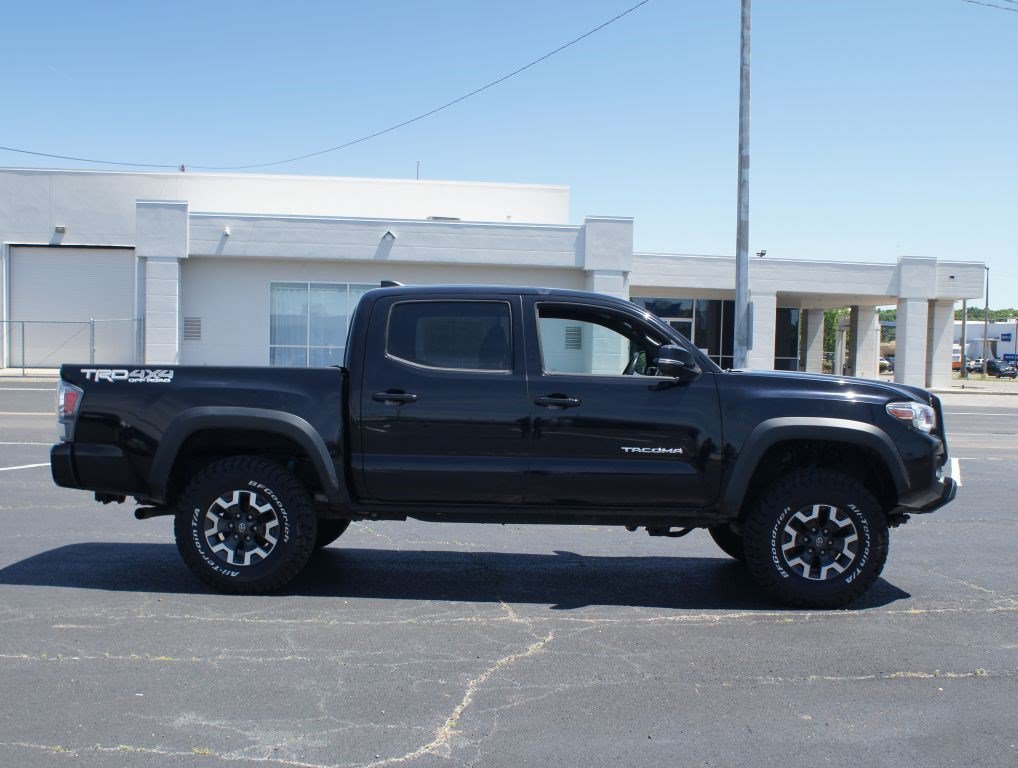 Used 2020 Toyota Tacoma TRD Off-Road w/ Technology Package AWD/4WD image 18