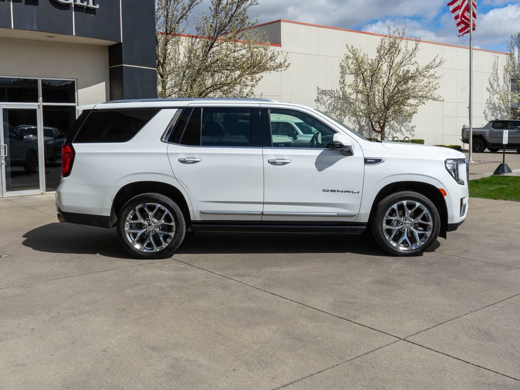 Used 2021 GMC Yukon Denali w/ Denali Premium Package AWD/4WD image 8