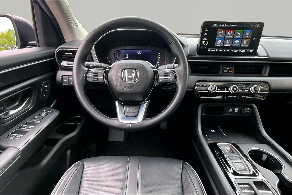 Certified 2025 Honda Pilot Elite image 8