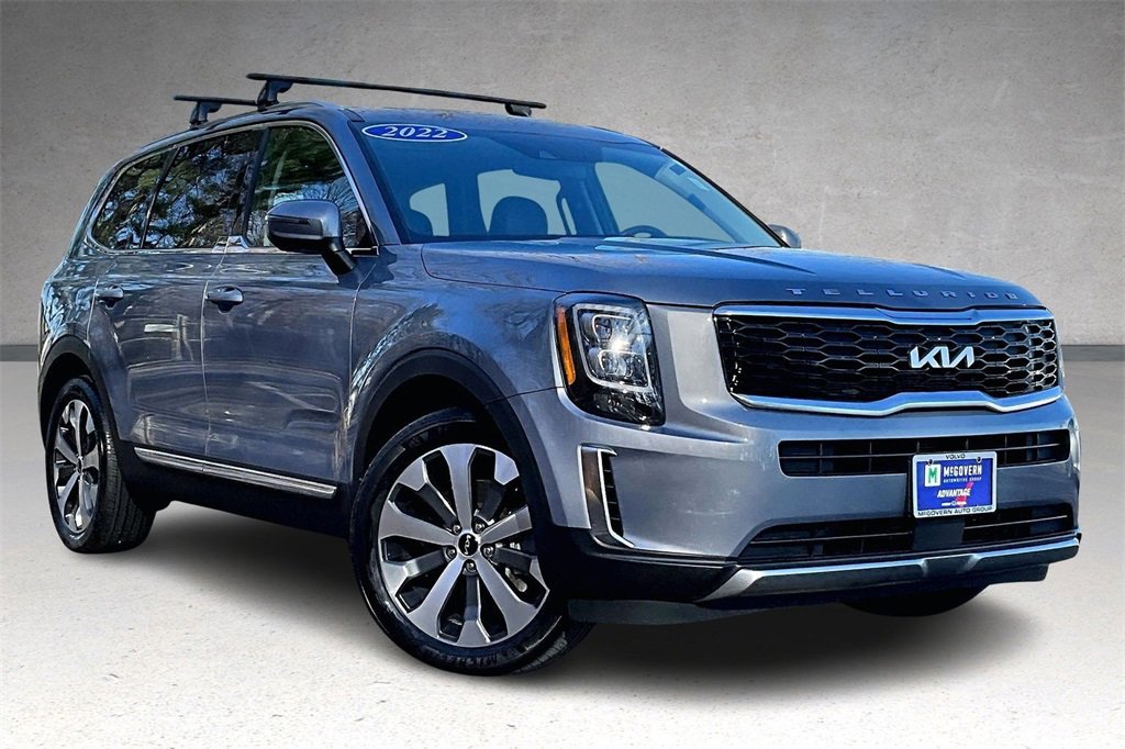 Used 2022 Kia Telluride EX w/ EX Premium Package image 3