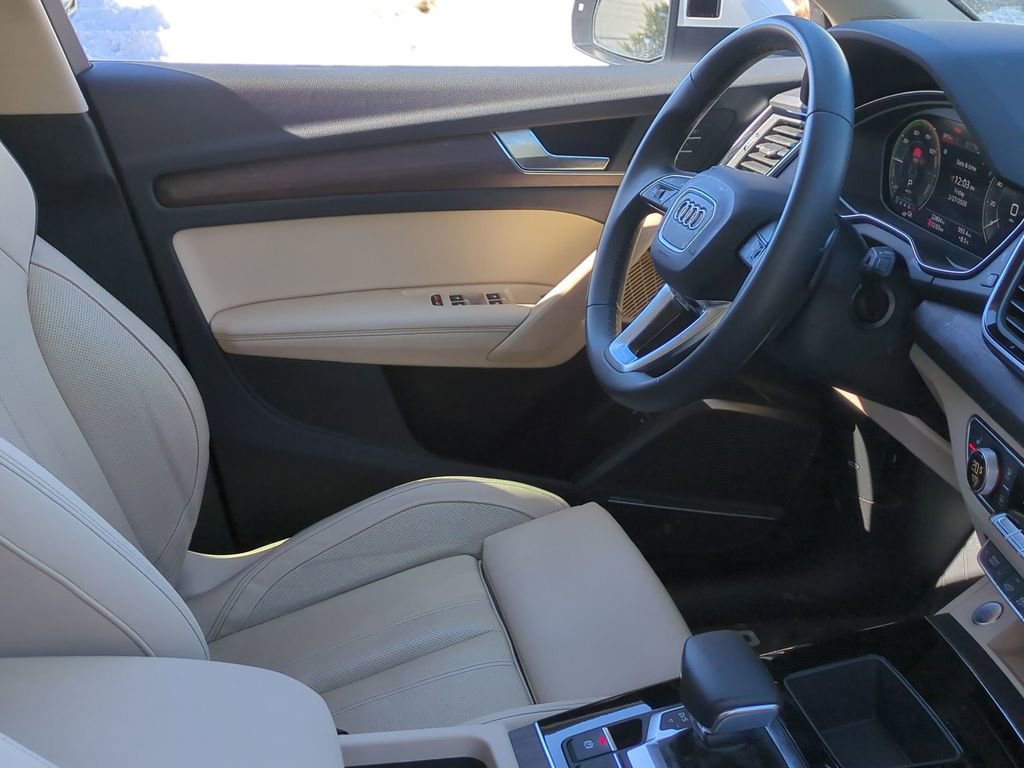 Used 2024 Audi Q5 e Premium Plus image 36