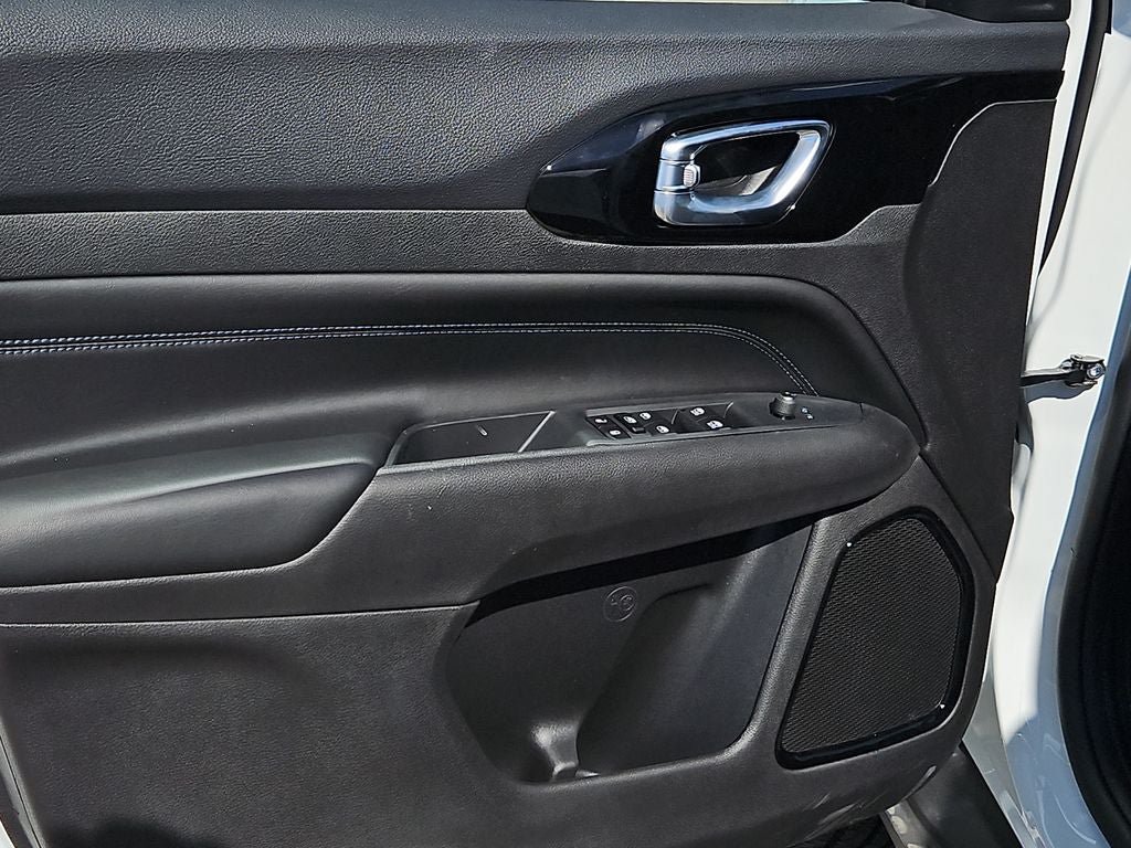 New 2026 Jeep Compass Latitude AWD/4WD image 21