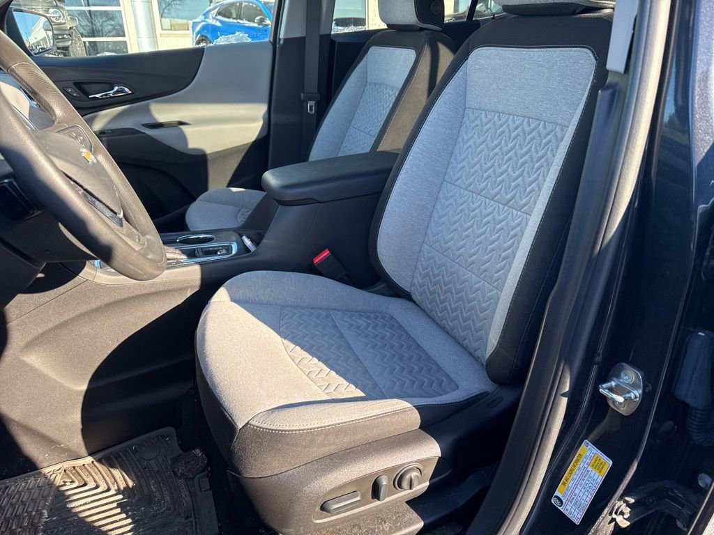 Used 2022 Chevrolet Equinox LS w/ LS Convenience Package image 8