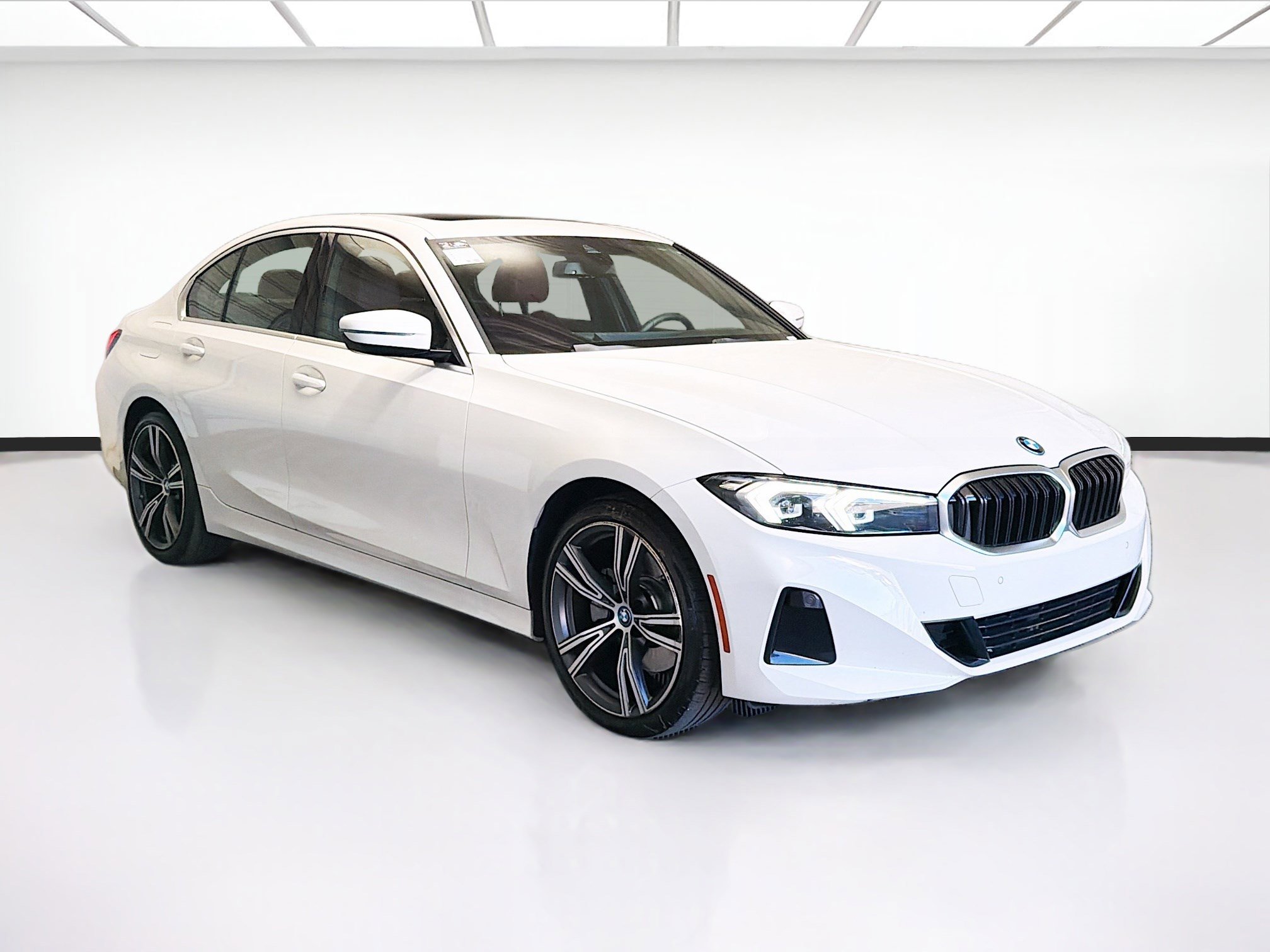 Used 2024 BMW 330e w/ Convenience Package image 3