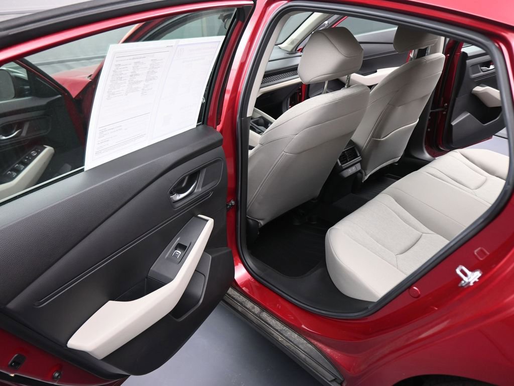 Used 2025 Honda Accord SE image 39