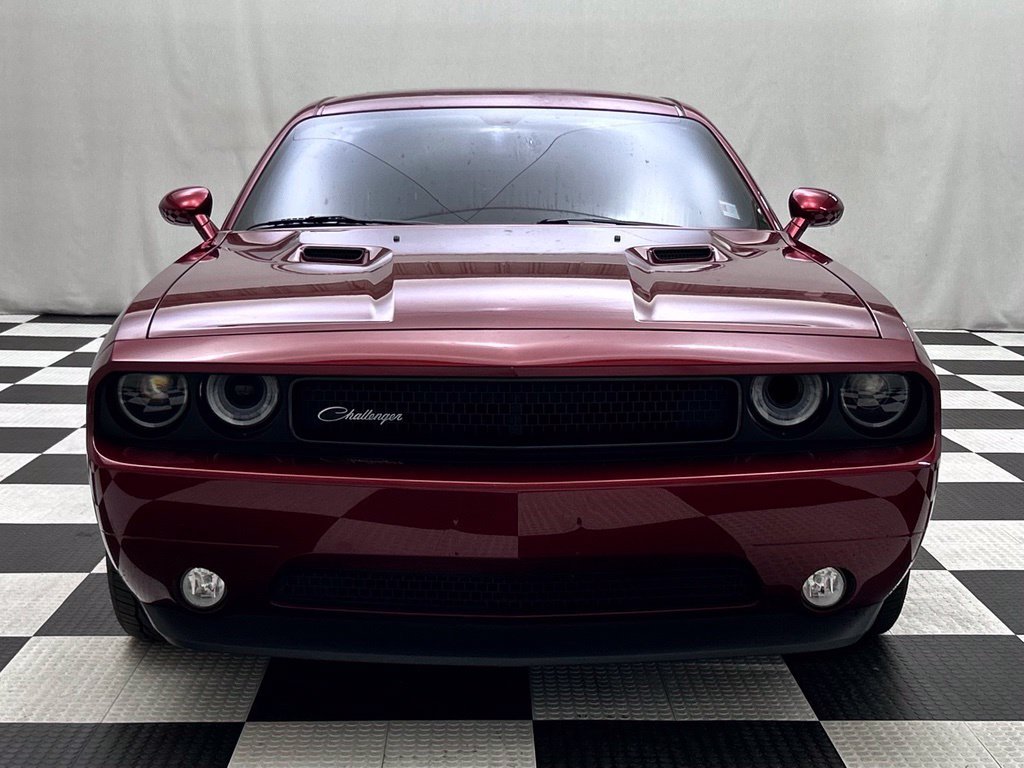 Used 2014 Dodge Challenger SXT RWD image 3