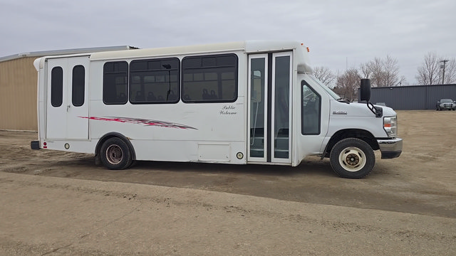 Used 2013 Ford E-450 and Econoline 450 Super Duty w/ Shuttle Bus Prep Pkg RWD image 6