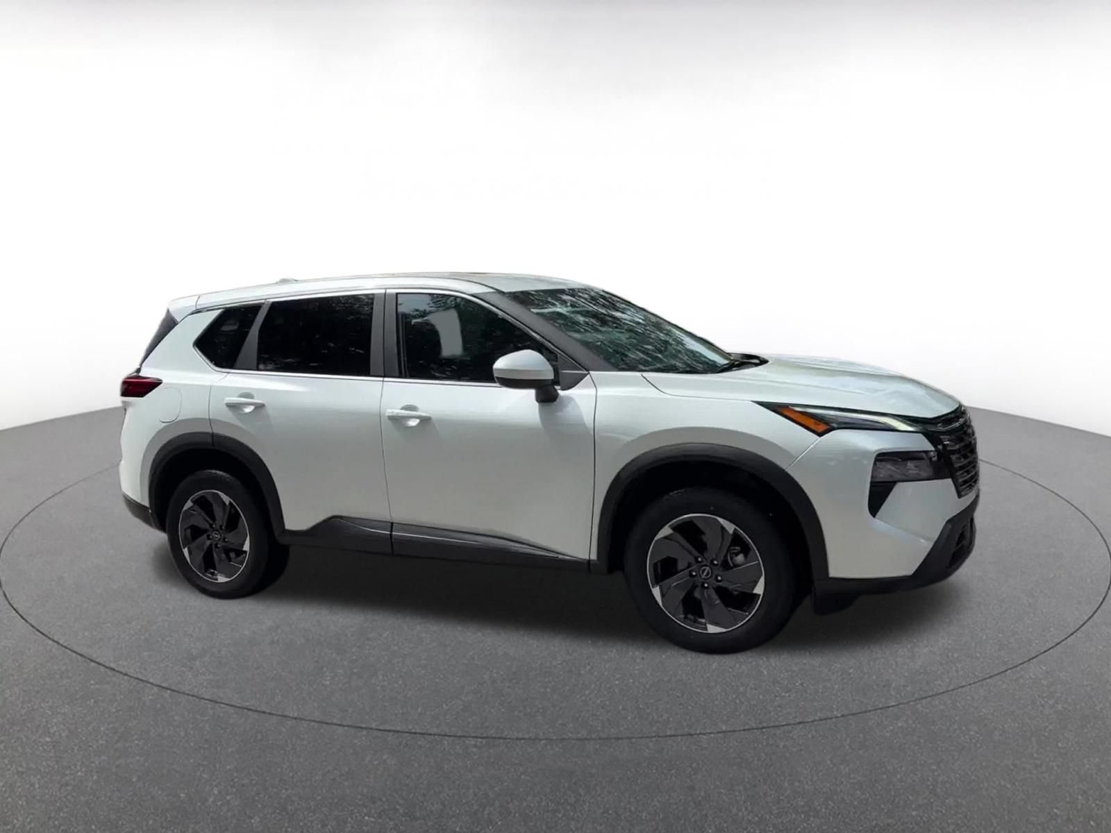 Used 2025 Nissan Rogue SV FWD video 2