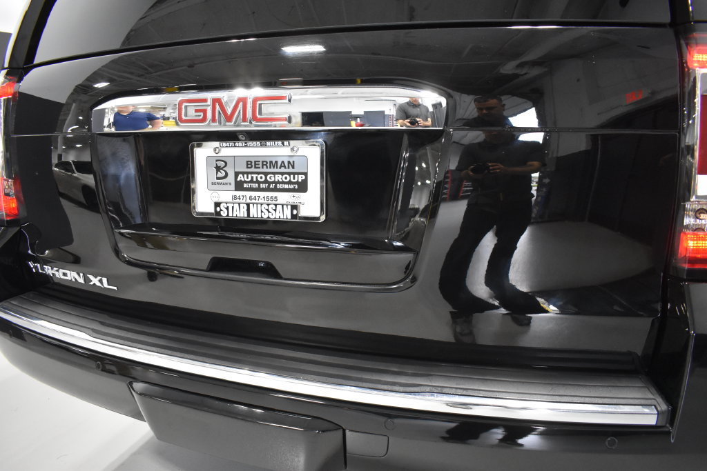 Used 2017 GMC Yukon XL Denali w/ Open Road Package AWD/4WD image 12