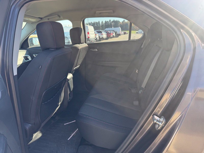 Used 2015 Chevrolet Equinox LT w/ Driver Convenience Package AWD/4WD image 5