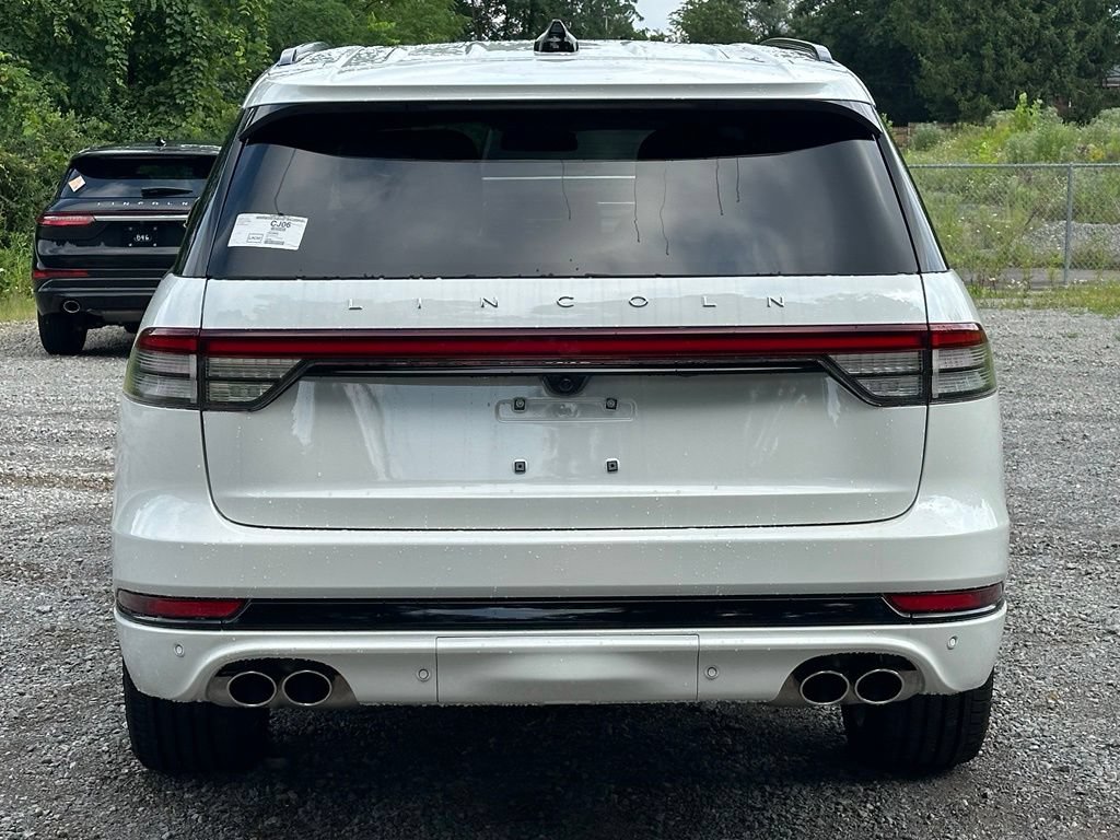 New 2026 Lincoln Aviator Reserve w/ Jet Appearance Package AWD/4WD image 4