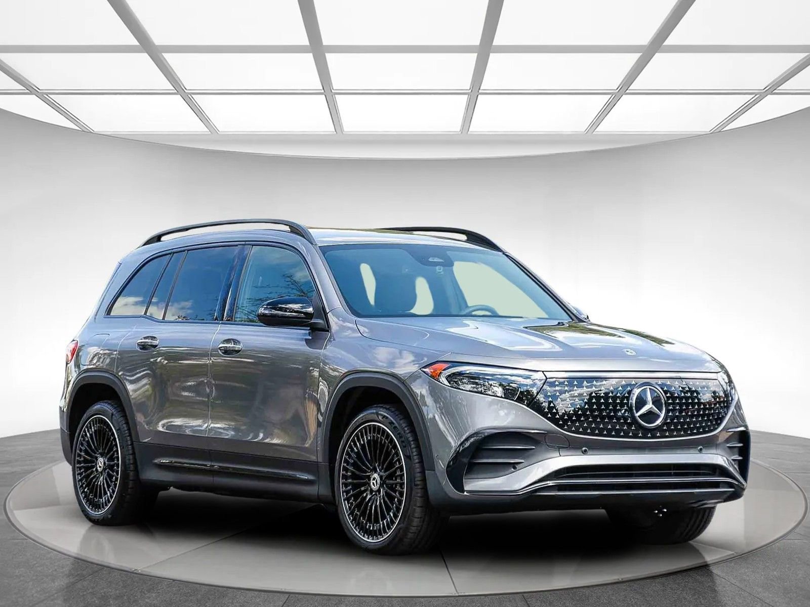 Used 2024 Mercedes-Benz EQB 300 4MATIC image 5