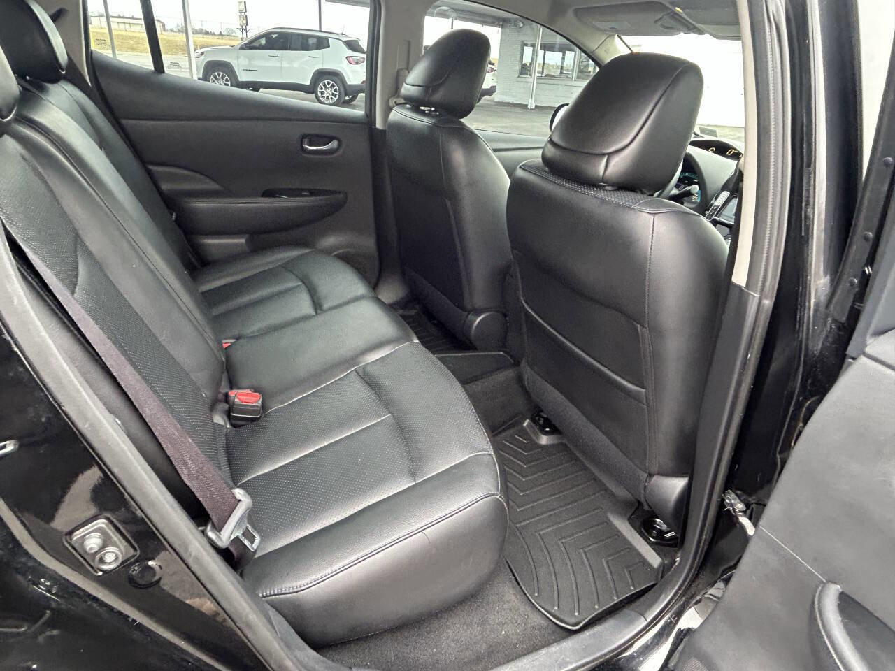 Used 2015 Nissan Leaf SL w/ Premium Package image 18