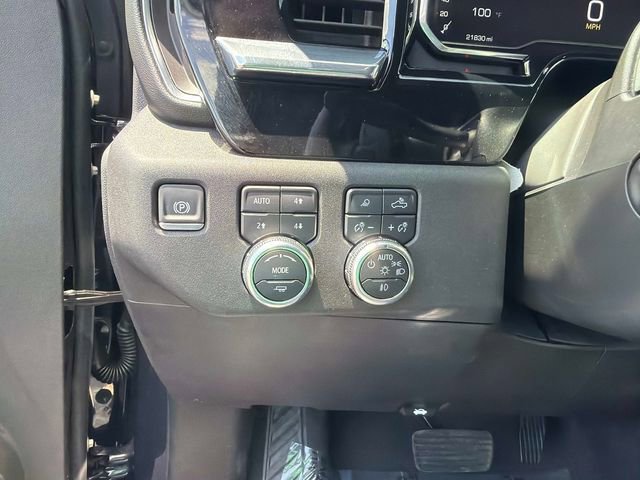Used 2025 GMC Sierra 1500 SLT w/ SLT Premium Plus Package AWD/4WD image 30