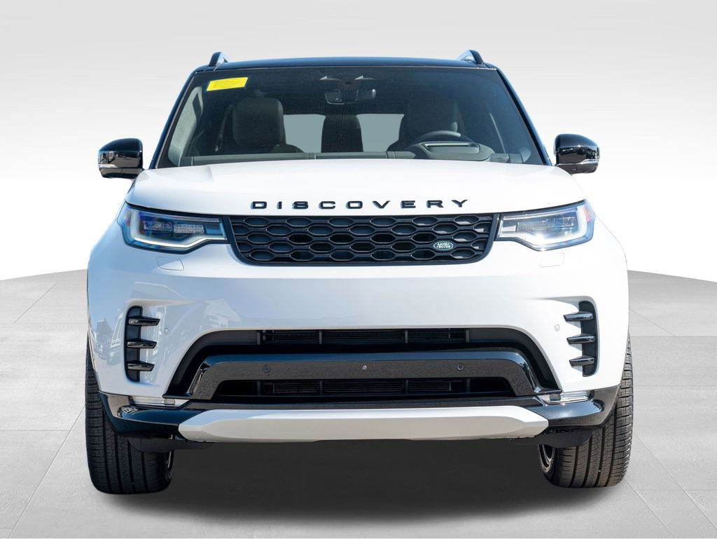 New 2025 Land Rover Discovery Dynamic SE image 2