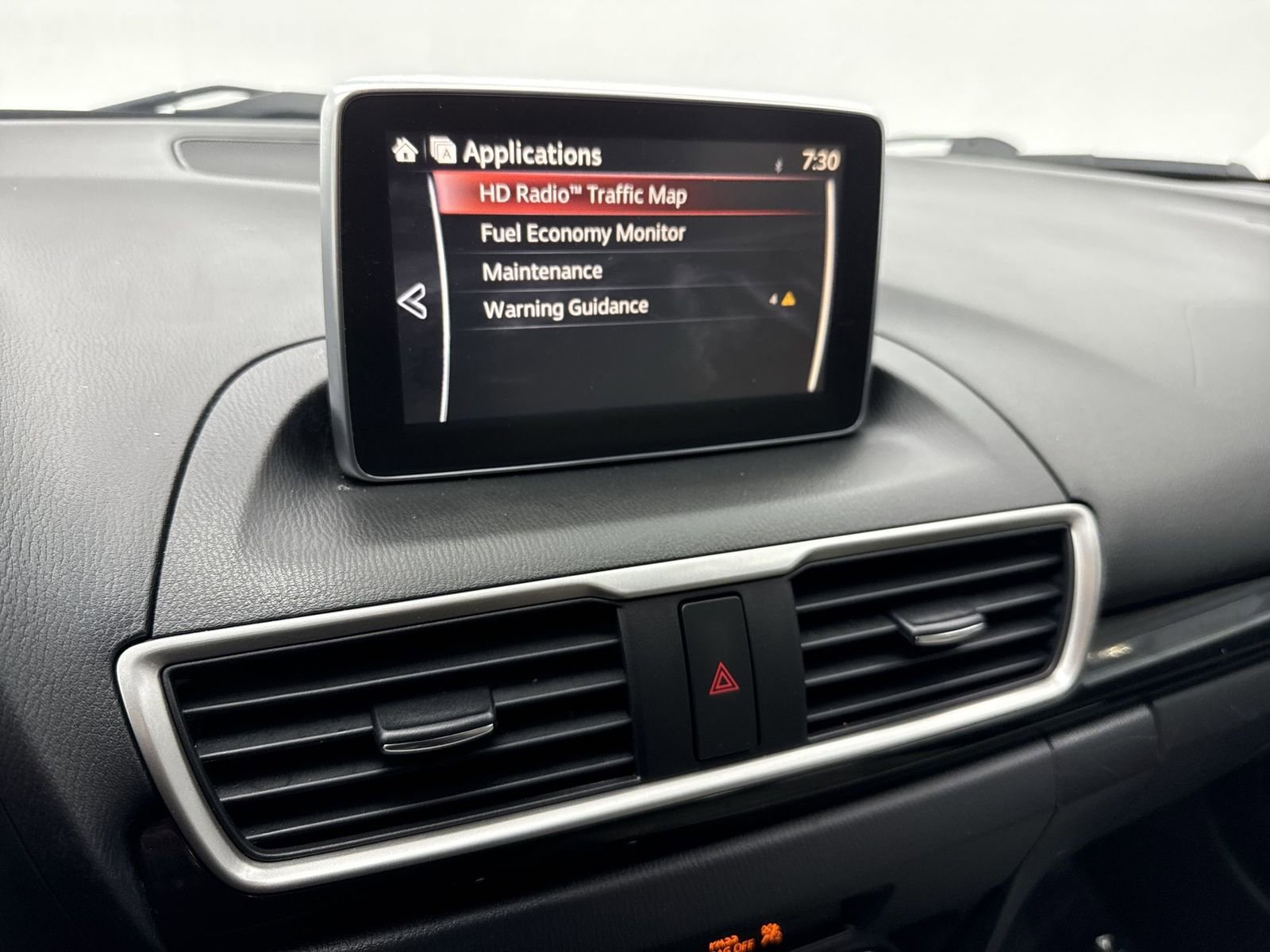 Used 2015 MAZDA MAZDA3 i Touring w/ Technology Package image 20