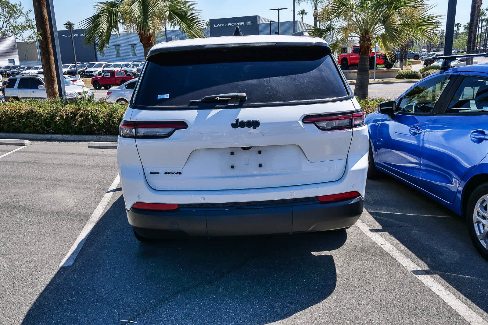 Used 2022 Jeep Grand Cherokee L Laredo image 13