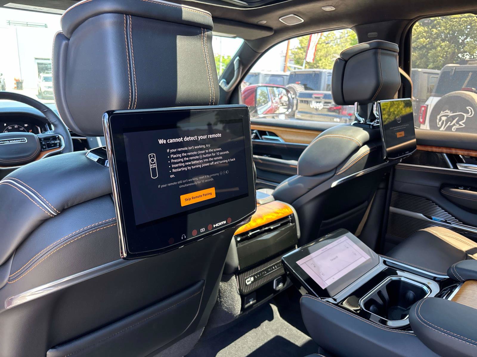 Certified 2022 Jeep Grand Wagoneer Series III w/ Rear Seat Video Group 1 AWD/4WD image 12