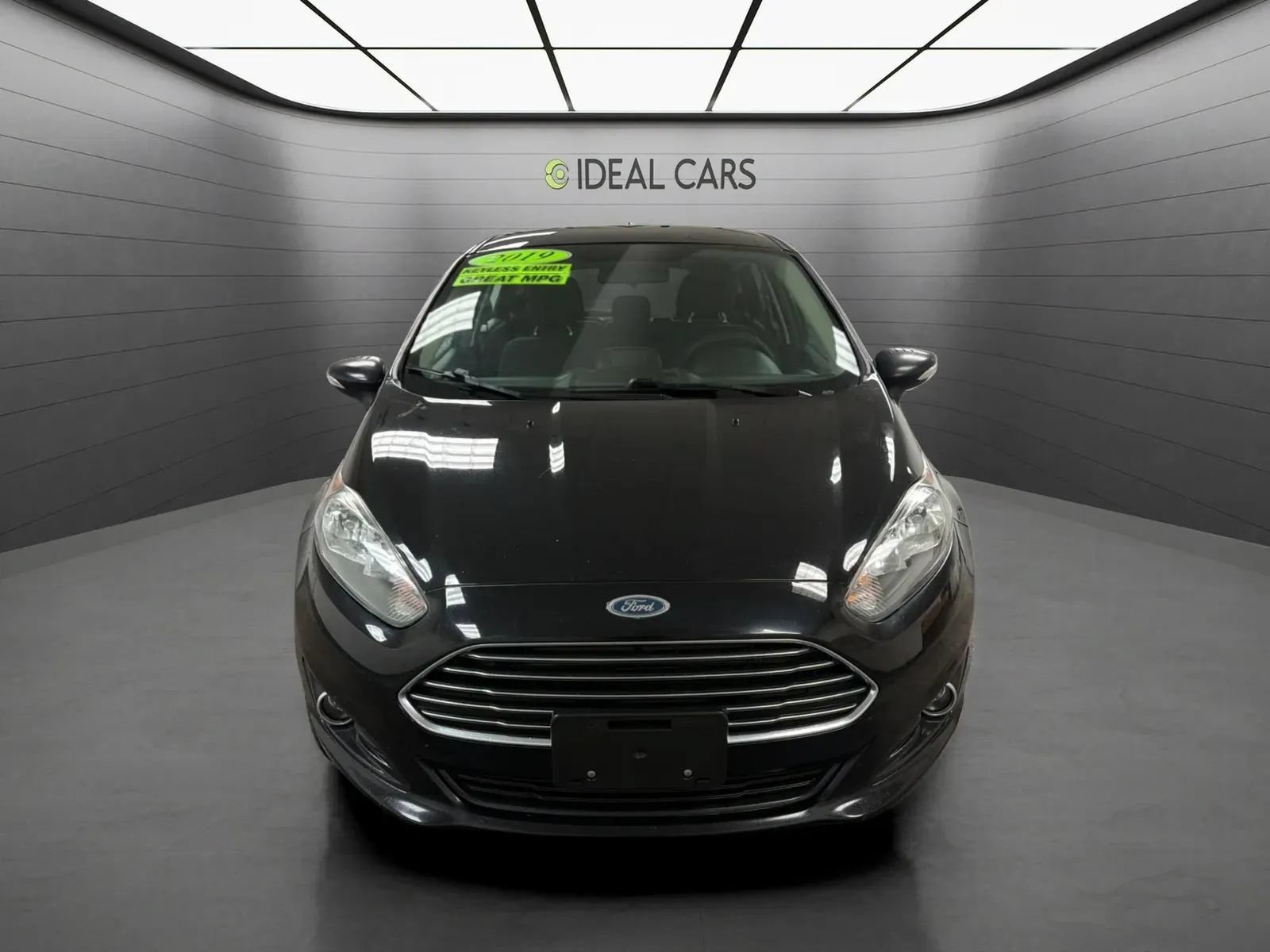 Used 2019 Ford Fiesta SE w/ Equipment Group 201A FWD image 2