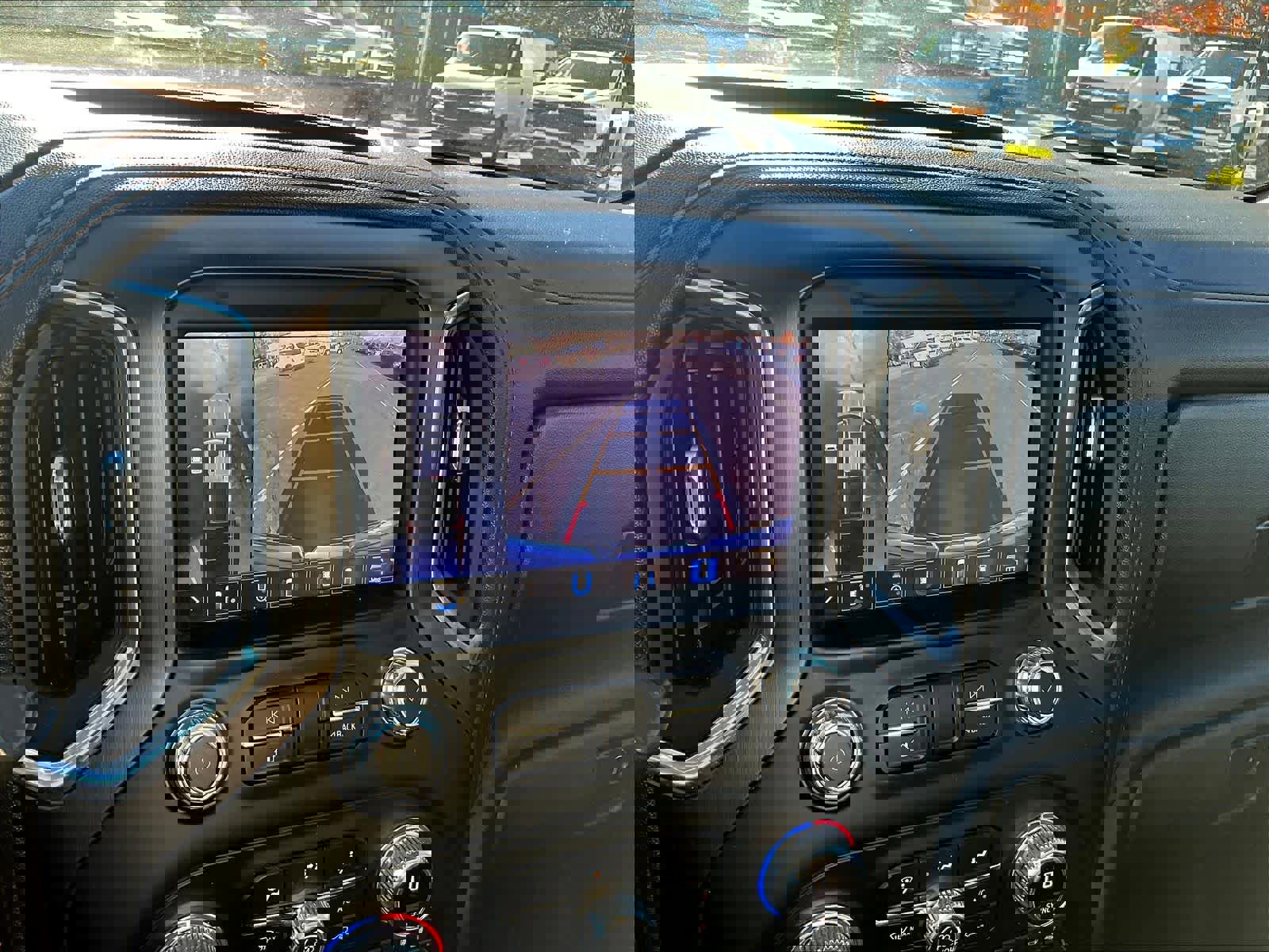 Used 2020 GMC Sierra 1500 AT4 w/ AT4 Premium Package image 18