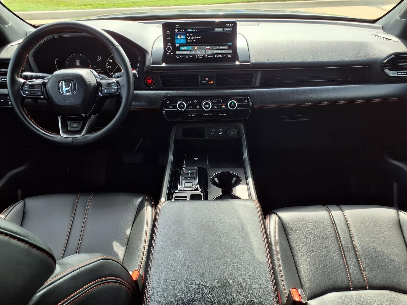 Used 2025 Honda Pilot TrailSport image 9