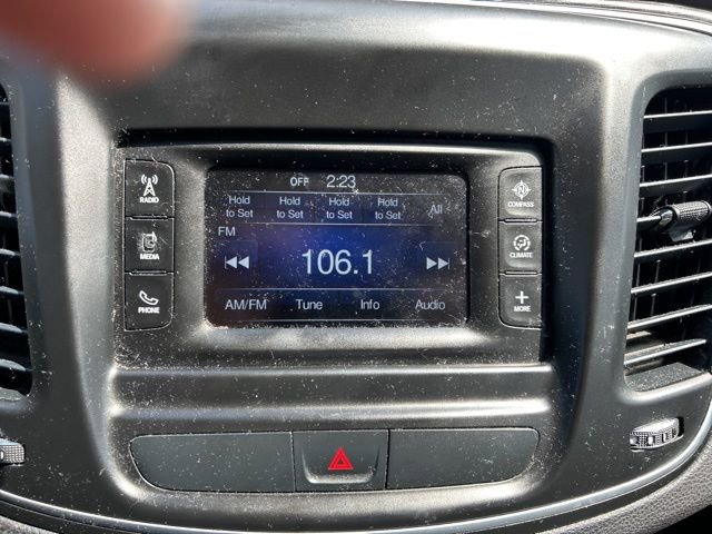 Used 2015 Chrysler 200 Limited FWD image 6