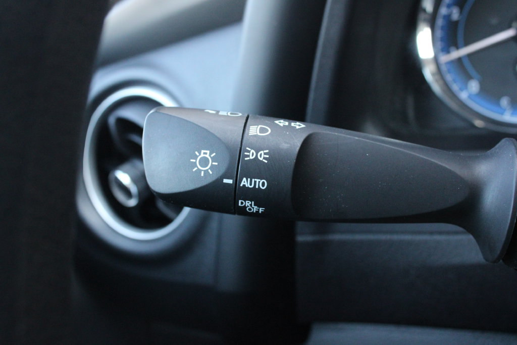 Used 2018 Toyota Corolla LE FWD image 11