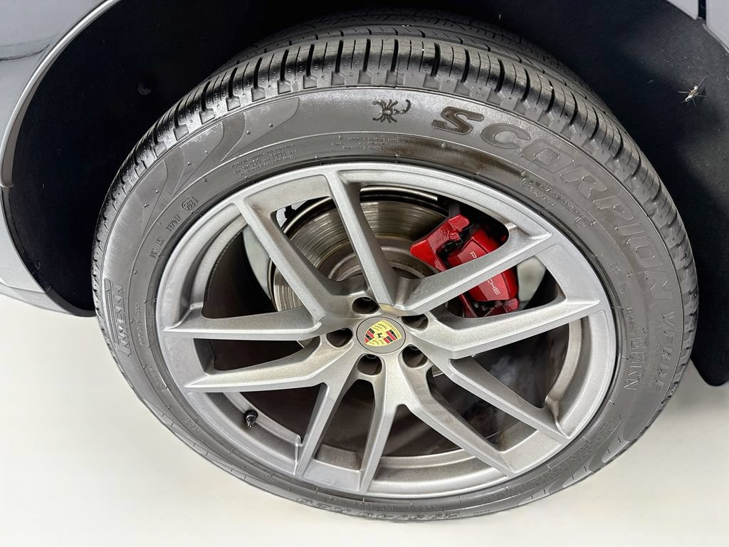 Certified 2025 Porsche Macan S AWD/4WD image 33