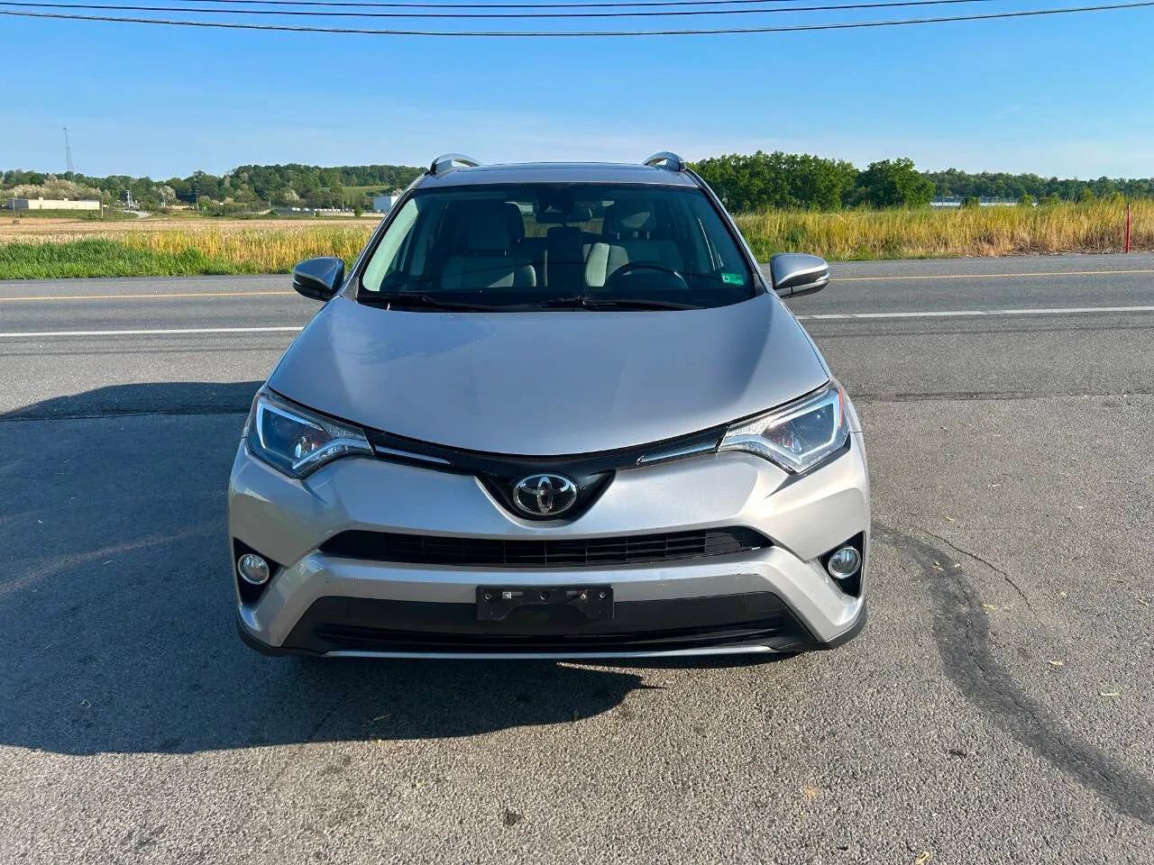 Used 2017 Toyota RAV4 XLE w/ Plus Special Value Package AWD/4WD image 4