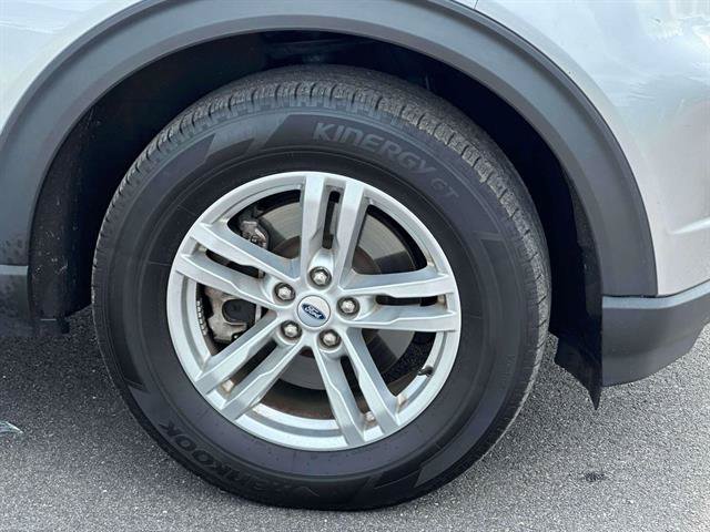 Used 2023 Ford Explorer XLT w/ Equipment Group 202A AWD/4WD image 28