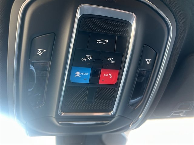 New 2026 Jeep Grand Cherokee Altitude image 29