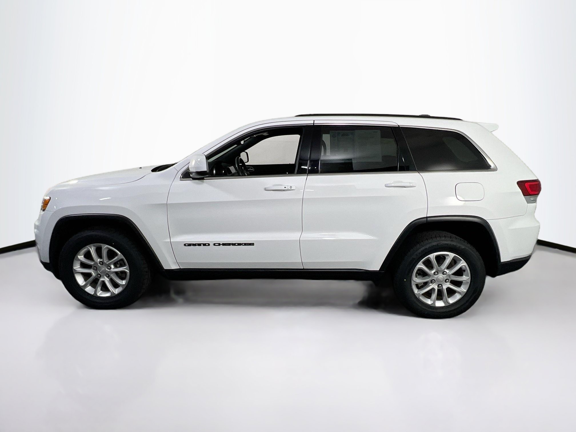 Used 2022 Jeep Grand Cherokee Laredo X AWD/4WD image 8