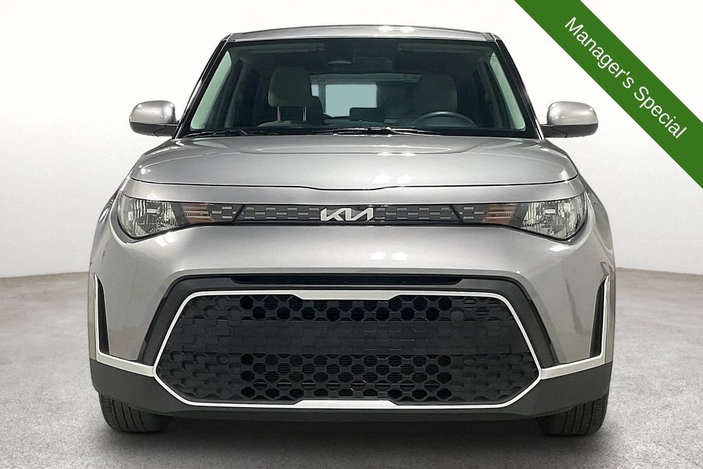 Used 2025 Kia Soul LX w/ LX Technology Package FWD image 4