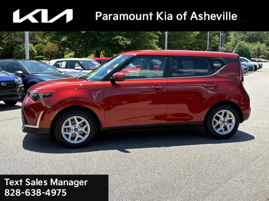 Certified 2023 Kia Soul LX w/ LX Technology Package FWD image 3