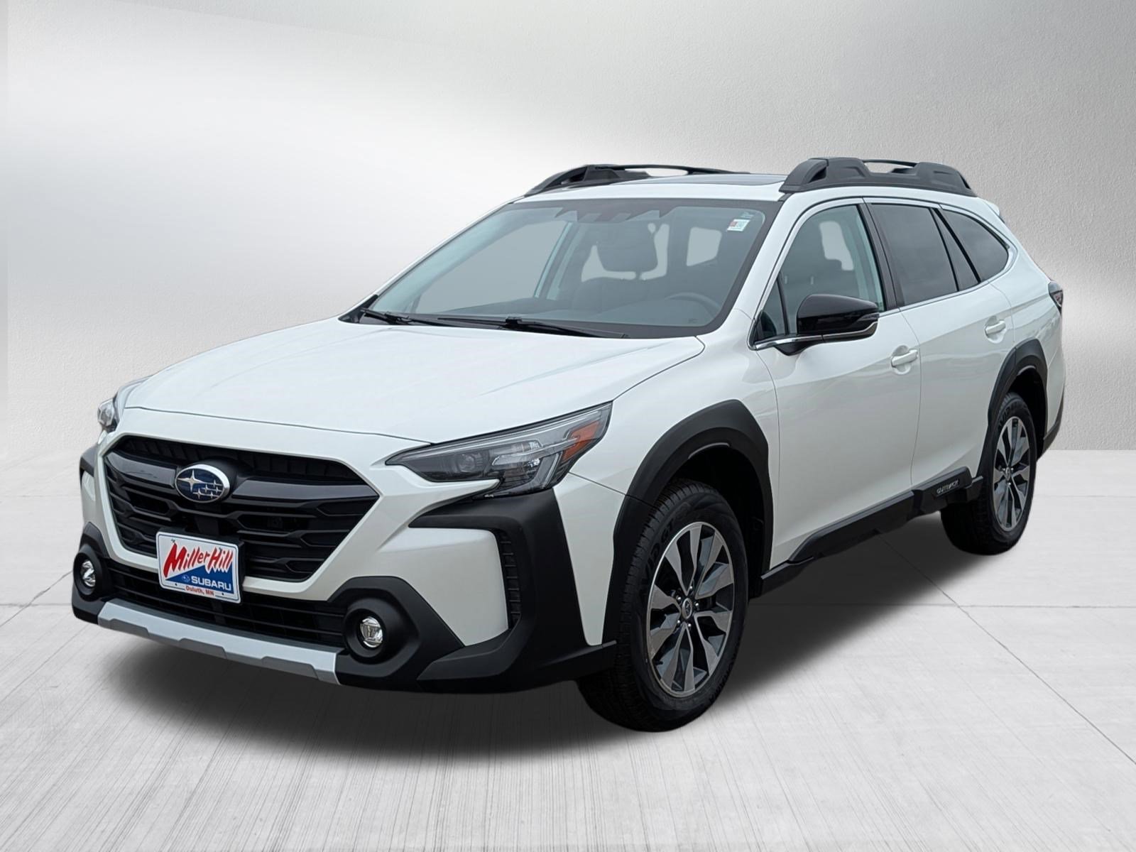 Used 2023 Subaru Outback Limited image 3
