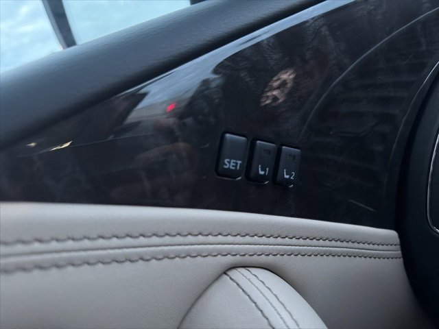 Used 2024 Nissan Armada Platinum w/ Captain's Chairs Package image 27