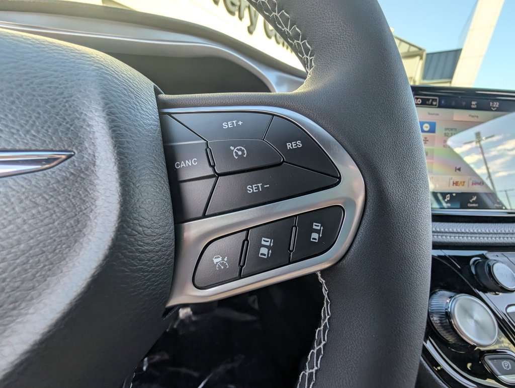 New 2026 Chrysler Pacifica Select image 20