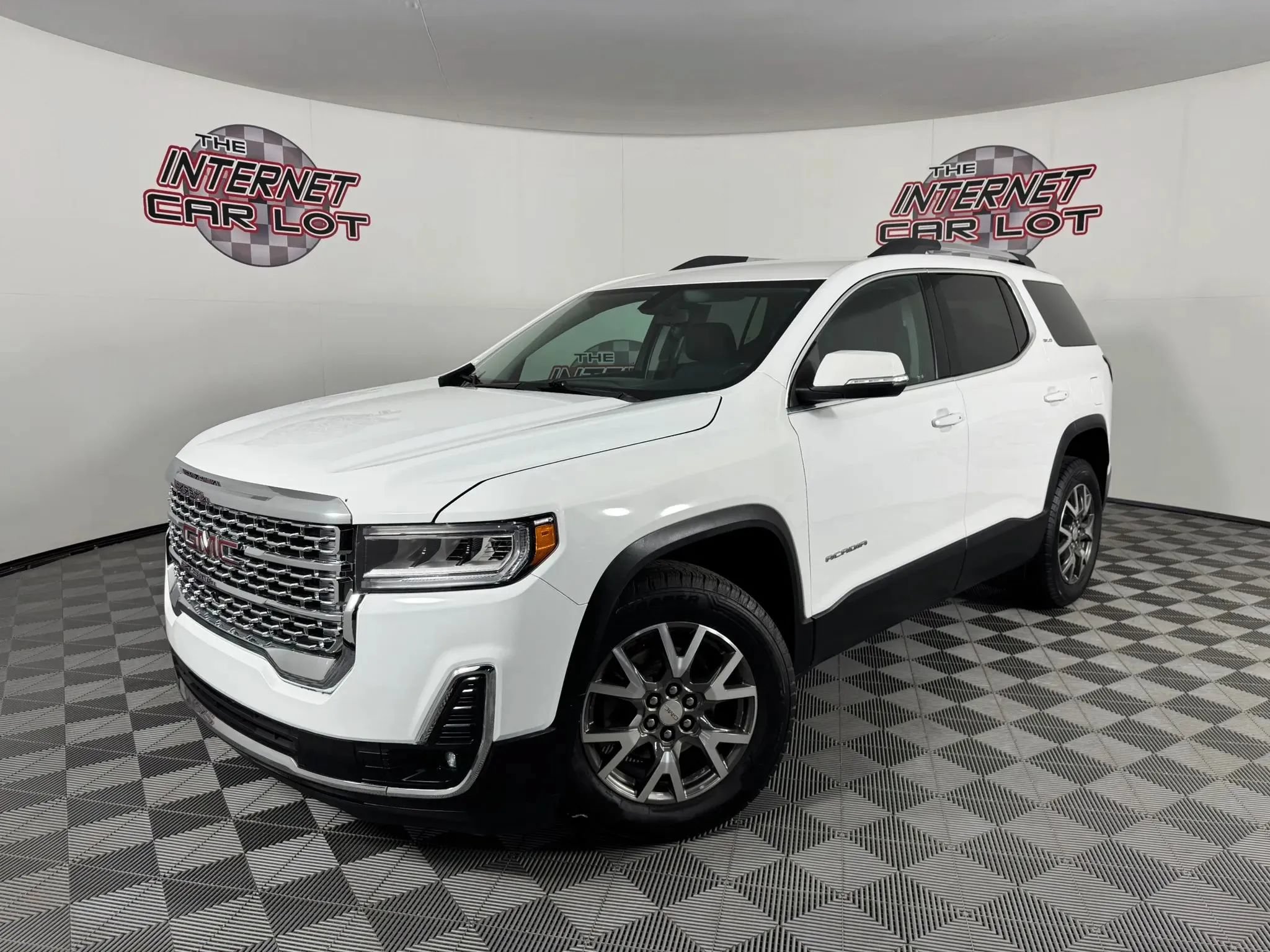 Used 2020 GMC Acadia SLE w/ Driver Convenience Package AWD/4WD image 1