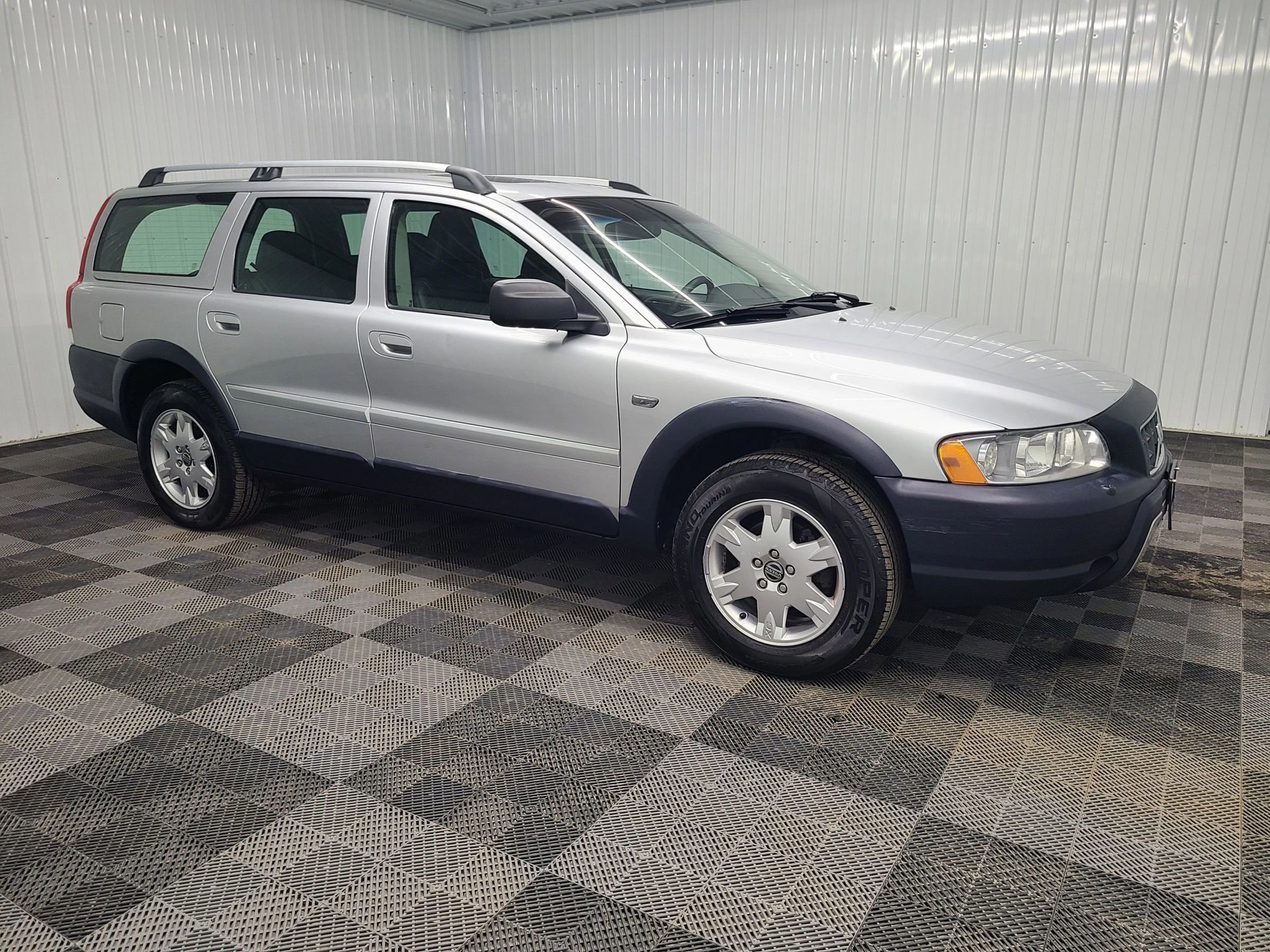 Used 2006 Volvo XC70 Ocean Race Edition AWD/4WD image 1