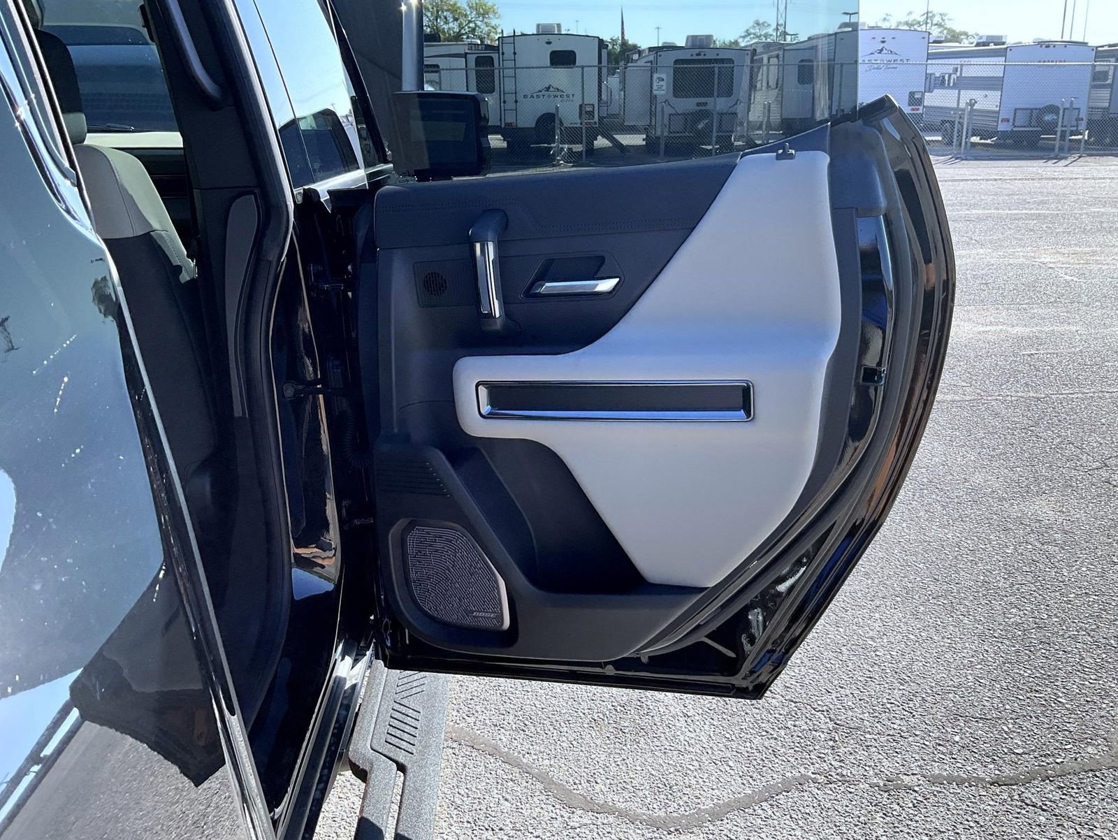 New 2026 GMC Hummer EV 4x4 Crew Cab w/ Battery Pack, 24 Module Pack image 17