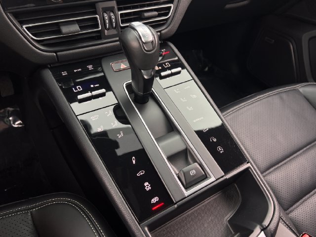 Used 2023 Porsche Macan GTS AWD/4WD image 26