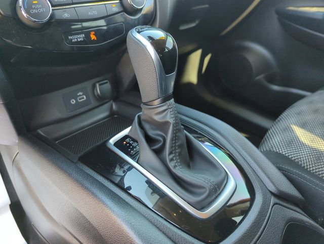 Certified 2022 Nissan Rogue Sport SV image 34