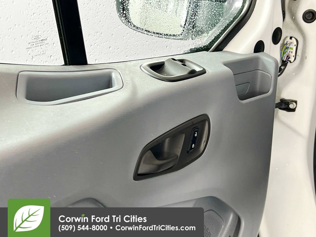 Used 2018 Ford Transit 150 XLT image 11