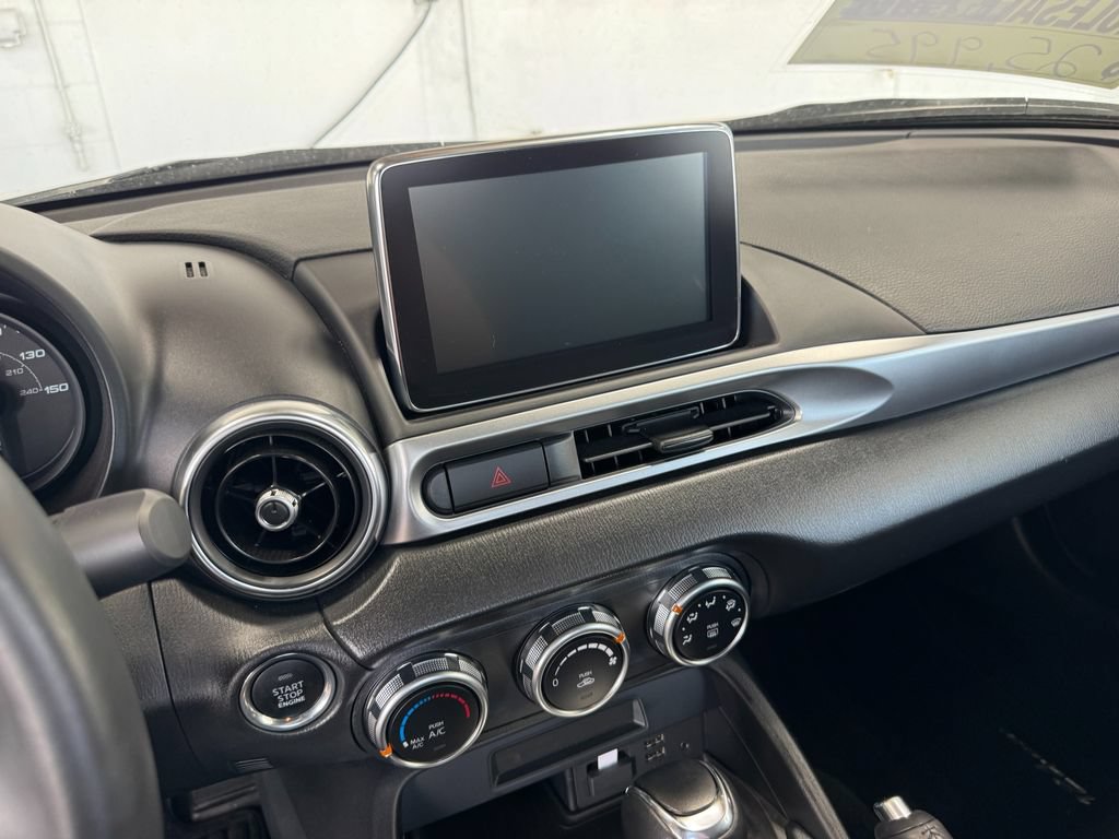 Used 2020 FIAT 124 Spider Classica w/ Technology Group RWD image 15