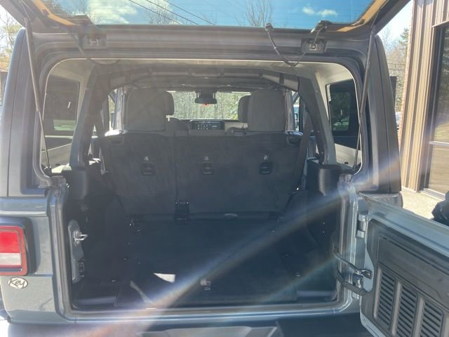 Used 2024 Jeep Wrangler Willys image 23